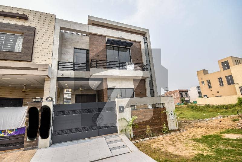 LUXIRY BRAND NEW HOUSE FOR RENT IN DHA 9 TOWN TOP LOCTION