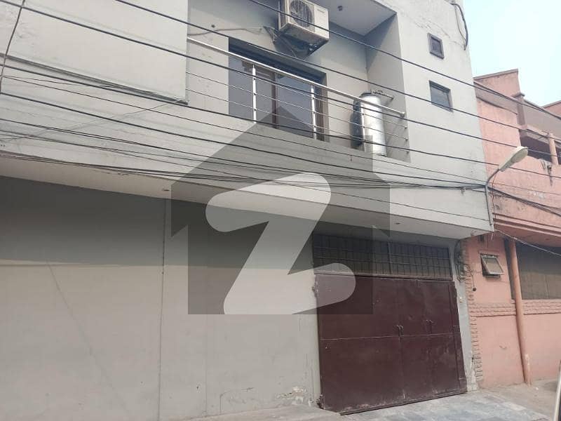 گلشن کالونی لاہور میں 4 کمروں کا 5 مرلہ مکان 1.2 کروڑ میں برائے فروخت۔