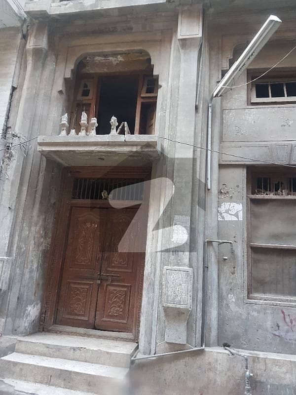 گوالمنڈی لاہور میں 8 کمروں کا 5 مرلہ مکان 1 کروڑ میں برائے فروخت۔