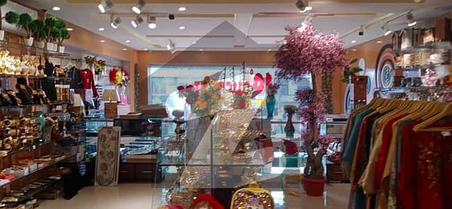 ژنہوا مال میاں محمود علی قصوری روڈ گلبرگ لاہور میں 2 مرلہ دکان 5.86 کروڑ میں برائے فروخت۔