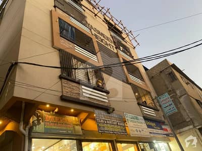 فردوس کالونی لیاقت آباد کراچی میں 2 کمروں کا 4 مرلہ فلیٹ 68 لاکھ میں برائے فروخت۔