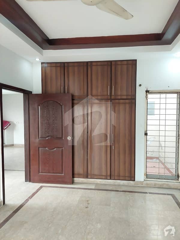 11 Marla Corner House For Rent In Paragon City