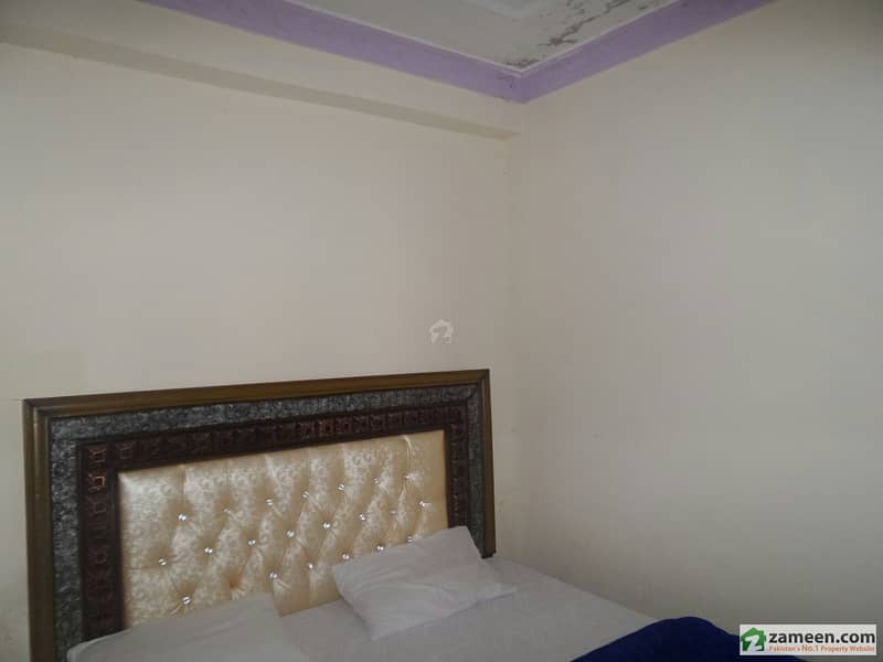1 Bed Lounge Room For Rent