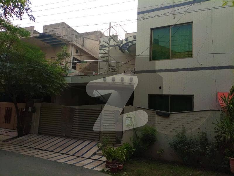 ابدالینزکوآپریٹو ہاؤسنگ سوسائٹی لاہور میں 4 کمروں کا 7 مرلہ مکان 2.65 کروڑ میں برائے فروخت۔