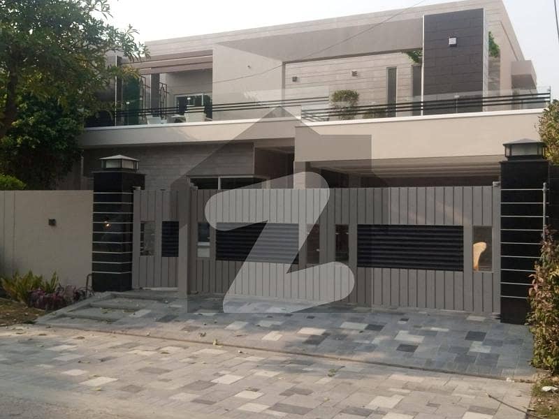 Kanal Beautiful Stylish House Prime Location