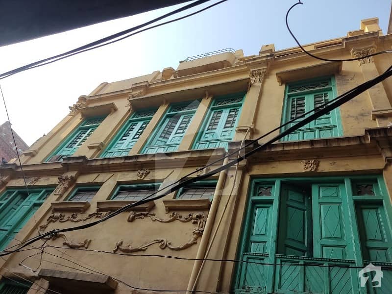 شاہ عالم مارکیٹ لاہور میں 3 کمروں کا 2 مرلہ مکان 1.5 کروڑ میں برائے فروخت۔