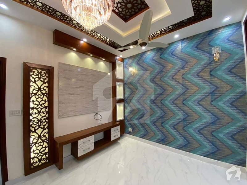 بحریہ ٹاؤن ۔ بابر بلاک بحریہ ٹاؤن سیکٹر A بحریہ ٹاؤن لاہور میں 5 کمروں کا 12 مرلہ مکان 1.3 لاکھ میں کرایہ پر دستیاب ہے۔