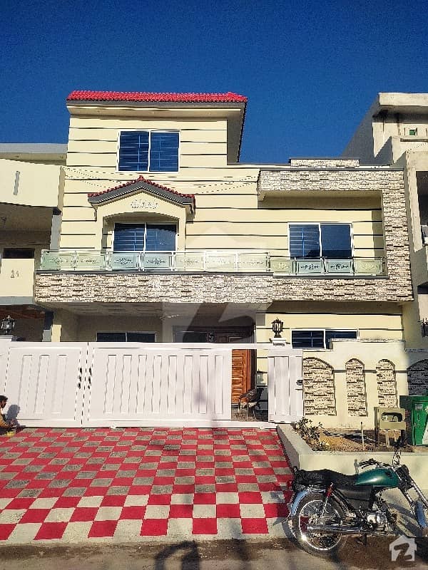 35x70 Beautiful Brand New House For Sale