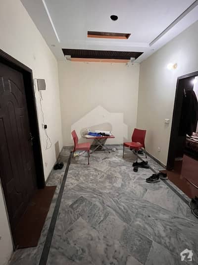 ناز ٹاؤن ۔ بلاک سی ناز ٹاؤن لاہور میں 3 کمروں کا 5 مرلہ فلیٹ 10 ہزار میں کرایہ پر دستیاب ہے۔