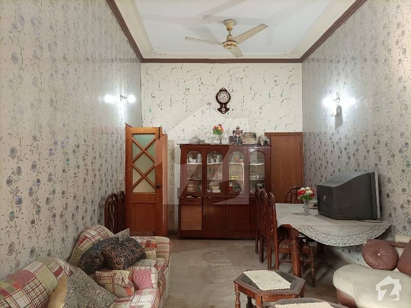 پی اے ایف کالونی لاہور میں 3 کمروں کا 12 مرلہ مکان 2.25 کروڑ میں برائے فروخت۔