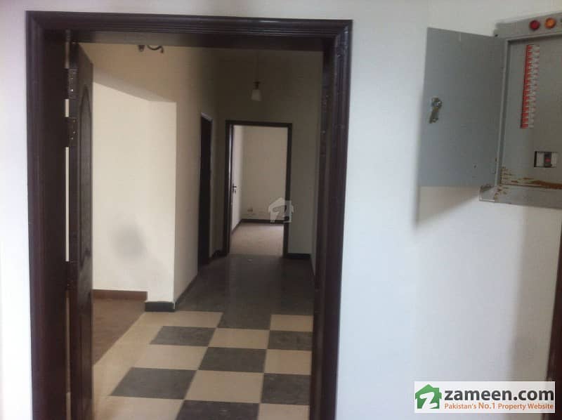 عسکری 13 راولپنڈی میں 5 کمروں کا 5 مرلہ مکان 70 ہزار میں کرایہ پر دستیاب ہے۔