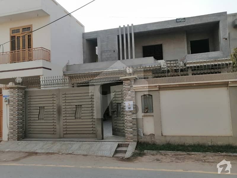 2 kanal double storey house for sale in Zakaria town multan