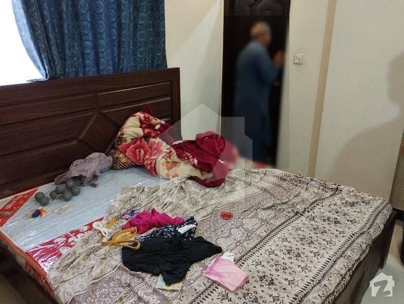 ناظم آباد - بلاک 5سی ناظم آباد کراچی میں 3 کمروں کا 4 مرلہ فلیٹ 1 کروڑ میں برائے فروخت۔