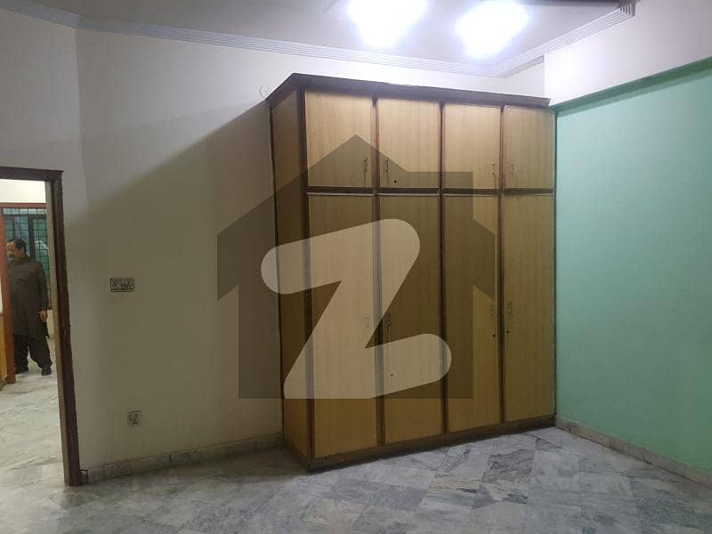 10 Marla Lower Portion For Rent In H3 Block Johar Town