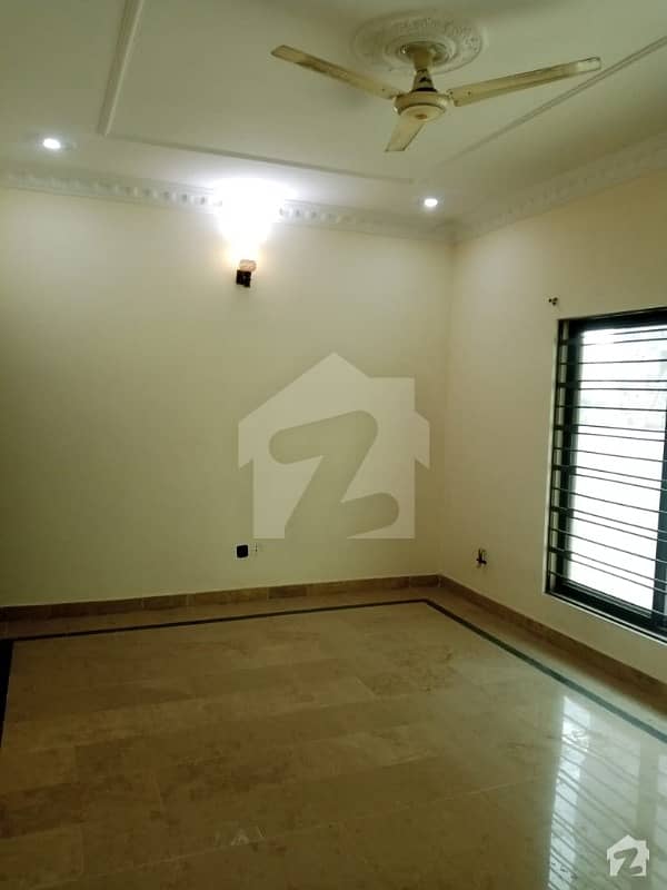 1 Kanal House For Sale In G-13/4 Main Double Road