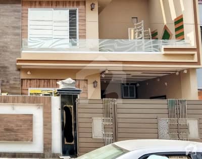 Nasheman Iqbal 10 Marla Brand New Ultra Modern Beautiful House For Sale