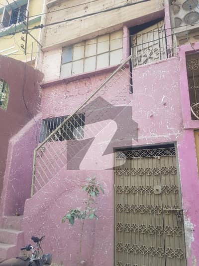 لیاقت آباد - بلاک 6 لیاقت آباد کراچی میں 1 کمرے کا 2 مرلہ مکان 11 ہزار میں کرایہ پر دستیاب ہے۔