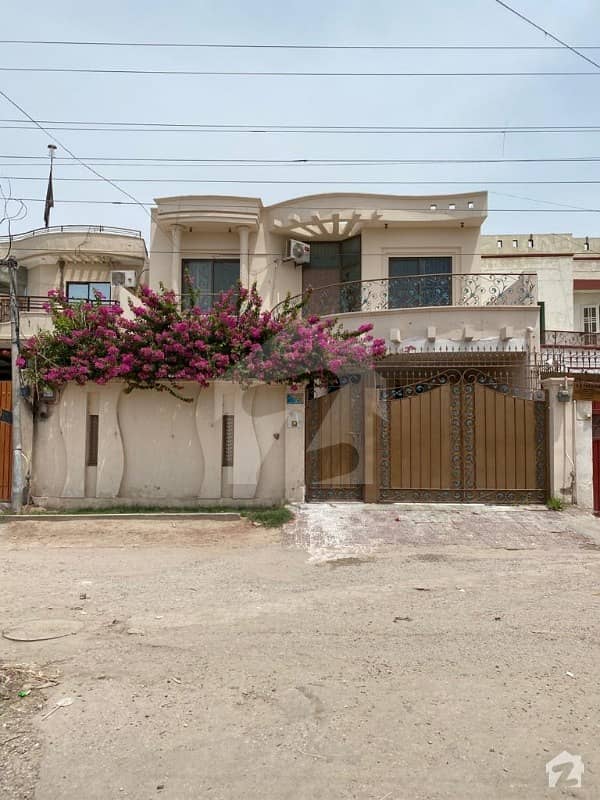 گلشنِ مہر ملتان میں 4 کمروں کا 12 مرلہ مکان 1.6 کروڑ میں برائے فروخت۔