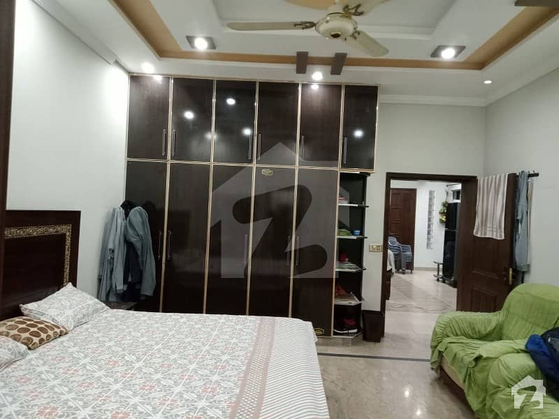 جوہر ٹاؤن فیز 1 - بلاک ای1 جوہر ٹاؤن فیز 1 جوہر ٹاؤن لاہور میں 6 کمروں کا 9 مرلہ مکان 2.7 کروڑ میں برائے فروخت۔