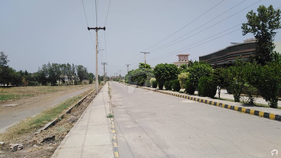 اولڈ باڑہ روڈ پشاور میں 4 کنال کمرشل پلاٹ 24 کروڑ میں برائے فروخت۔