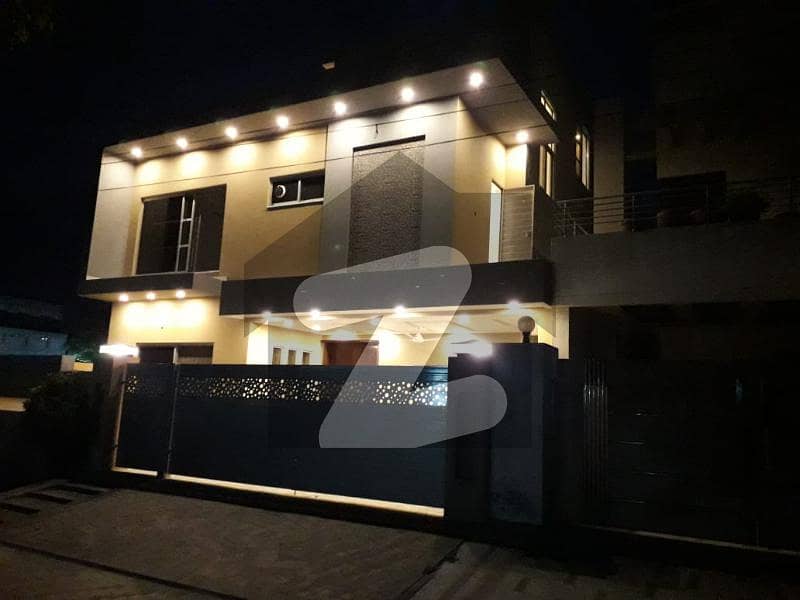 Good Condition 10 Marla House For Sale Located Formanites Housing Society, Block D, Lahore Cantt,