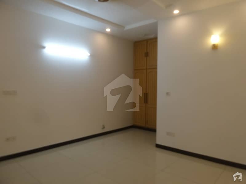 Get An Ideal 3200 Square Feet Lower Portion For Rent