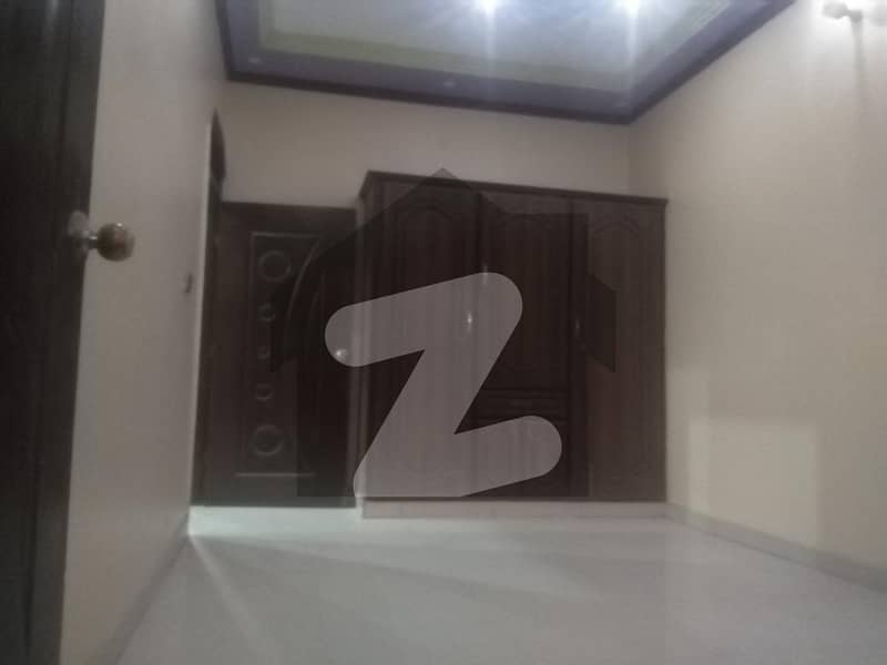 Prime Location 950 Square Feet Spacious Flat Is Available In Federal B Area - Block 7 For Rent