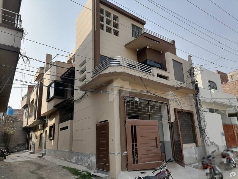 House Of 1125 Square Feet Is Available In Contemporary Neighborhood Of Cantt