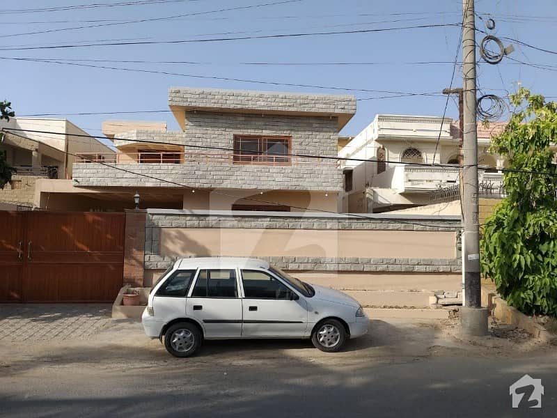 ڈی ایچ اے فیز 5 ڈی ایچ اے کراچی میں 5 کمروں کا 1.07 کنال مکان 8.75 کروڑ میں برائے فروخت۔