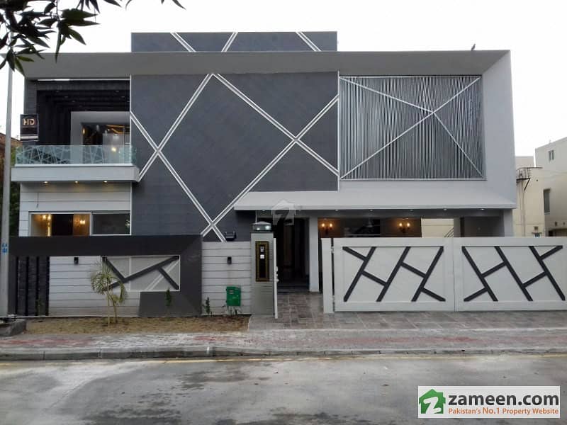 Double Unit Corner House With Swimming Pool Is Available In Bahria Town Lahore