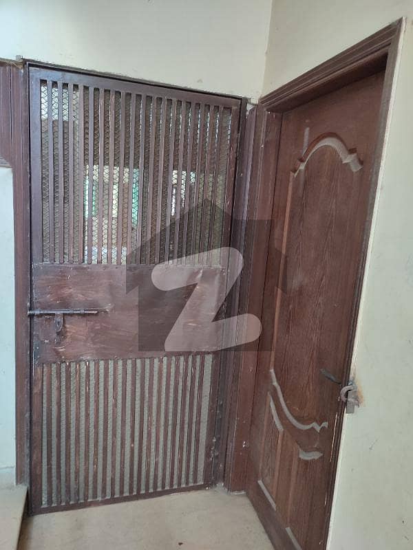 ڈی ایچ اے فیز 2 ایکسٹینشن ڈی ایچ اے ڈیفینس کراچی میں 2 کمروں کا 4 مرلہ فلیٹ 36 ہزار میں کرایہ پر دستیاب ہے۔