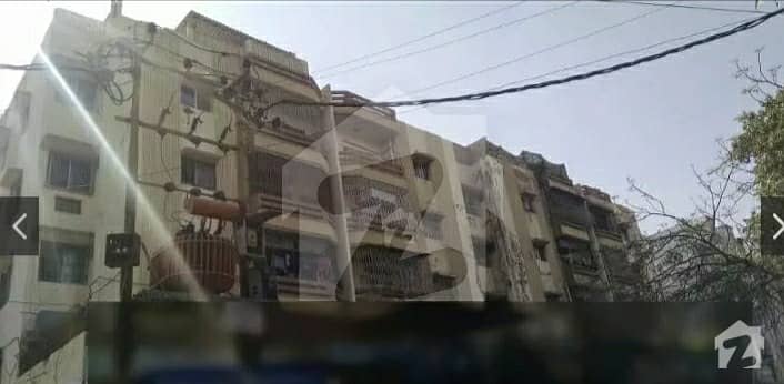 600 Square Feet Flat Is Available For Sale In Gulistan-E-Jauhar