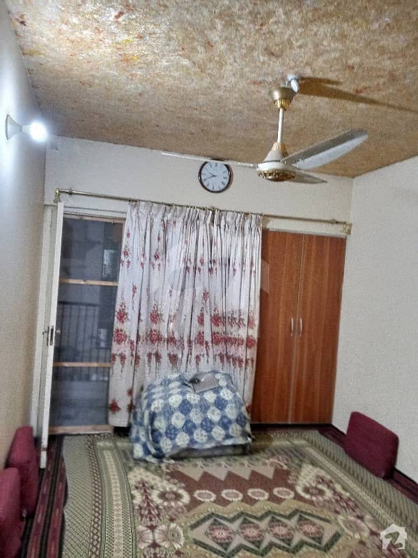 نارتھ ناظم آباد ۔ بلاک ای نارتھ ناظم آباد کراچی میں 2 کمروں کا 3 مرلہ فلیٹ 68 لاکھ میں برائے فروخت۔
