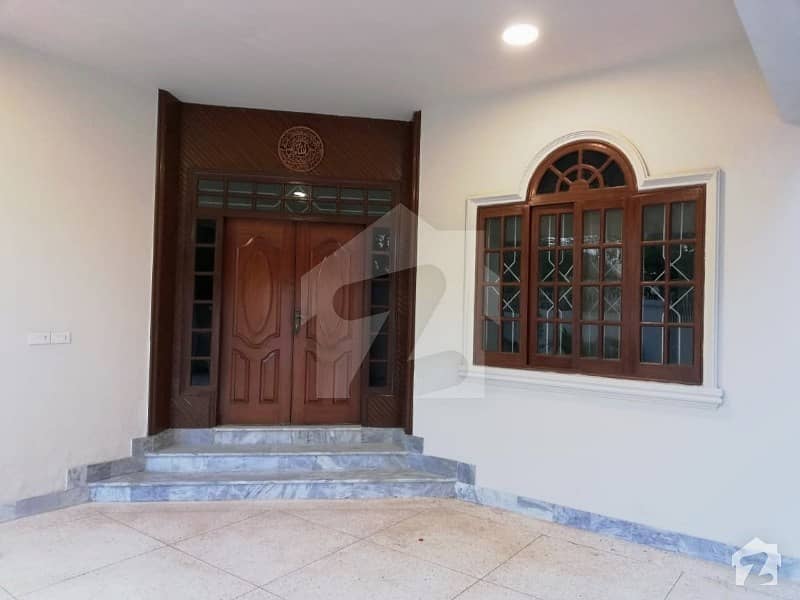 500Sq Yard House Available For Rent in Prime Location DHA Phase 7