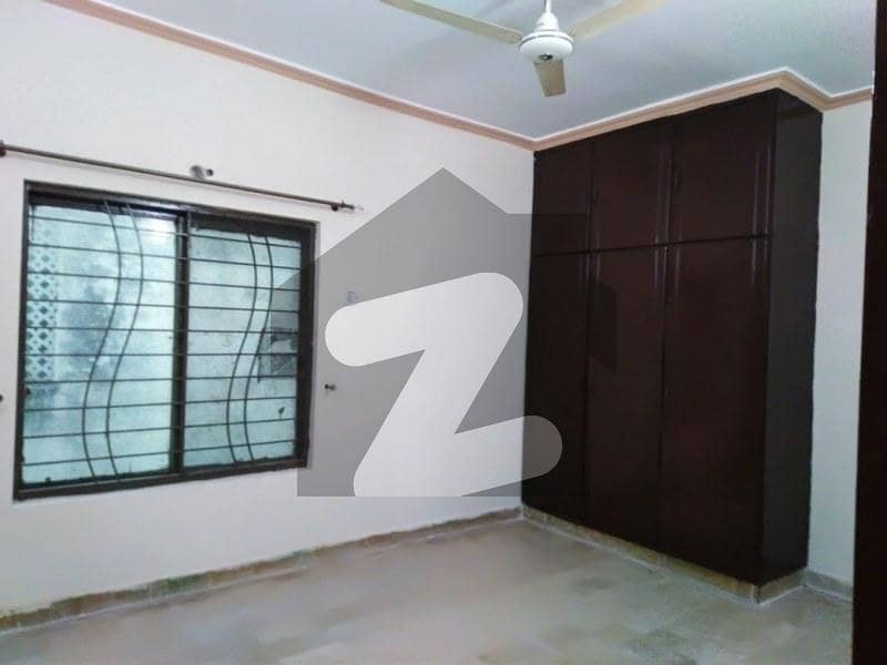 Centrally Located House Available In Guldasht Town For rent