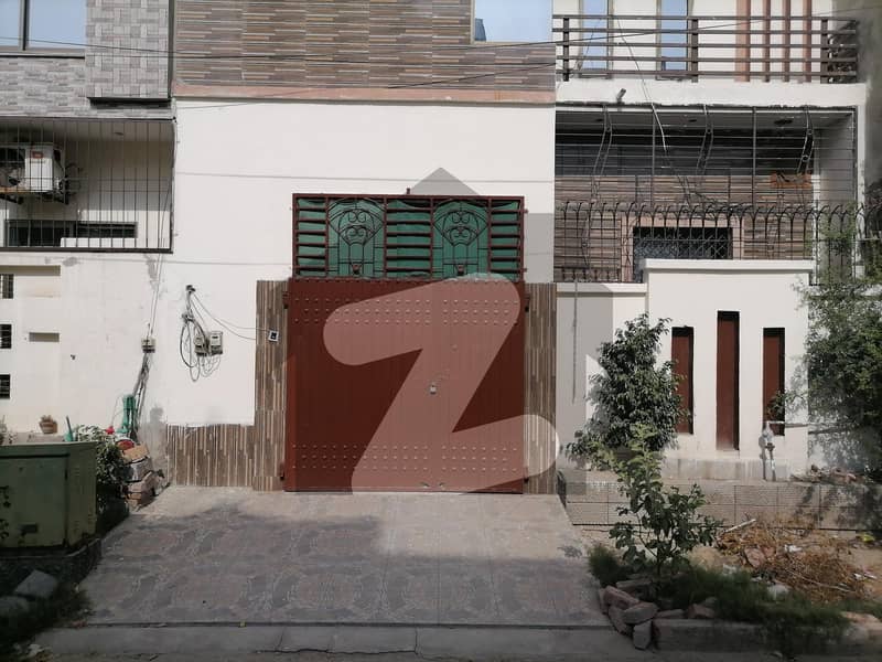 فور سِیزن ہاؤسنگ فیصل آباد میں 3 کمروں کا 3 مرلہ مکان 30 ہزار میں کرایہ پر دستیاب ہے۔