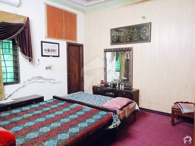 کلفٹن ٹاؤن شپ راولپنڈی میں 7 کمروں کا 11 مرلہ مکان 2.1 کروڑ میں برائے فروخت۔