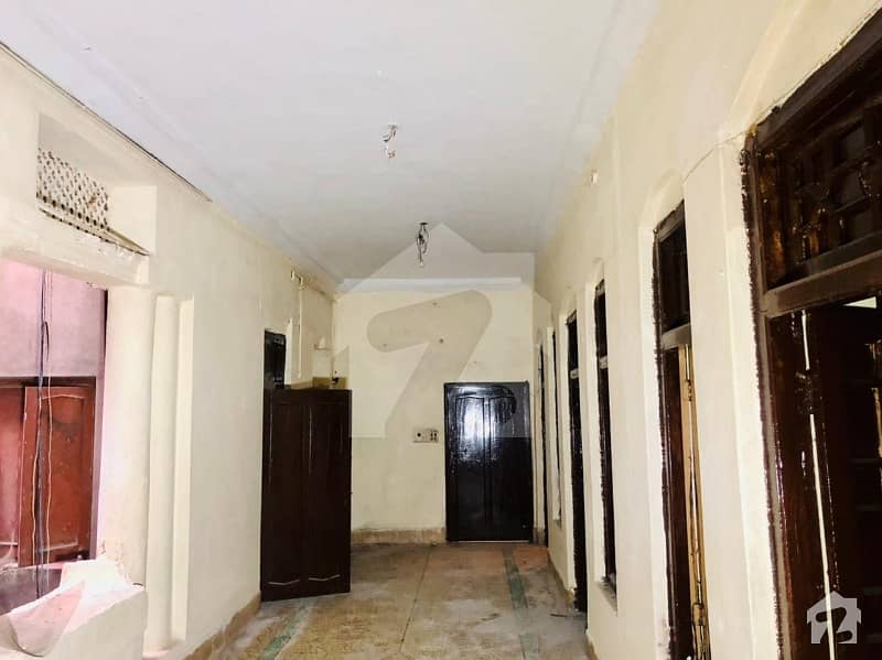 House Sized 1125 Square Feet In Mozang Chungi