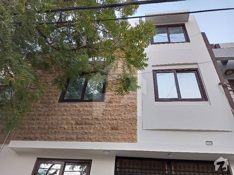 A 900 Square Feet House In Karachi Is On The Market For Rent