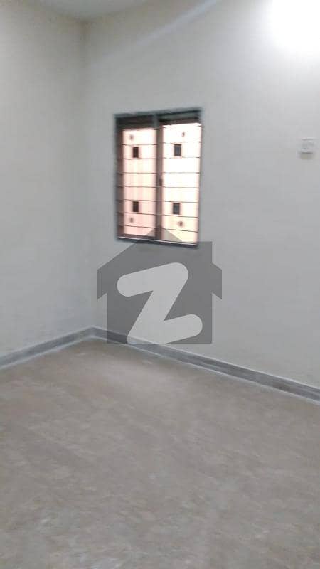 علامہ اقبال ٹاؤن لاہور میں 3 کمروں کا 3 مرلہ مکان 1.1 کروڑ میں برائے فروخت۔