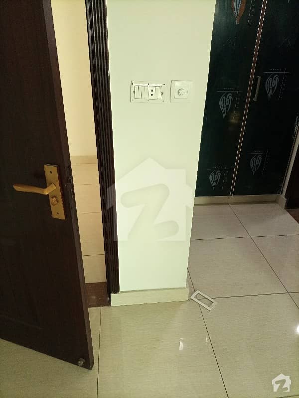 2250 Square Feet Flat Ideally Situated In Askari 10 - Sector F