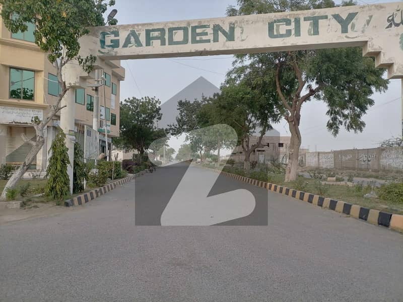 گارڈن سٹی ۔ بلاک بی گارڈن سٹی گداپ ٹاؤن کراچی میں 16 مرلہ کمرشل پلاٹ 6.5 کروڑ میں برائے فروخت۔