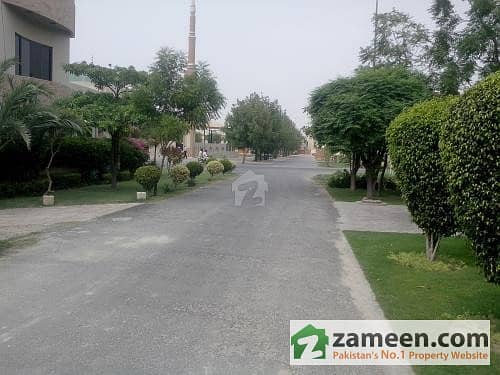 Marvelous Location - Heart of Lahore LDA Avenue Plot For Sale