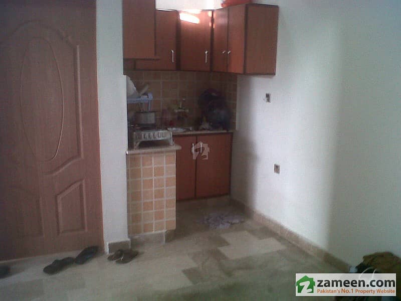 2 Bedroom apartment for rent in Punjab Colony ( Opposite Altamash Dental Clinic)