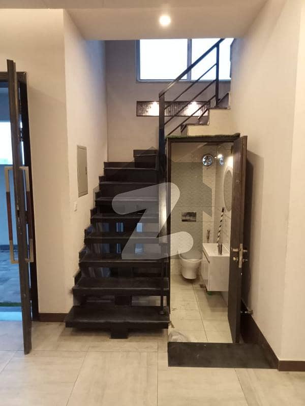 Leads Estates Offer 1 Kanal Upper Portion Is Available For Rent In One Of The Most Coveted Areas Of Lahore, Phase 8 Broadway