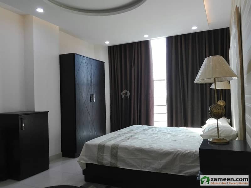 Jaranwala Road Kohinoor Plaza - Room For Rent
