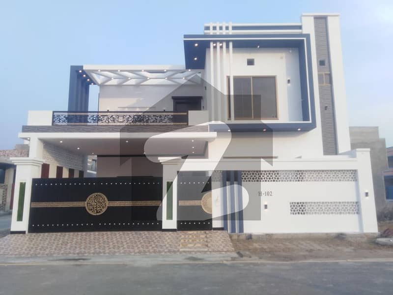 الحرام کے ایگزیکٹو ولاز جہانگی والا روڈ بہاولپور میں 4 کمروں کا 7 مرلہ مکان 1.7 کروڑ میں برائے فروخت۔