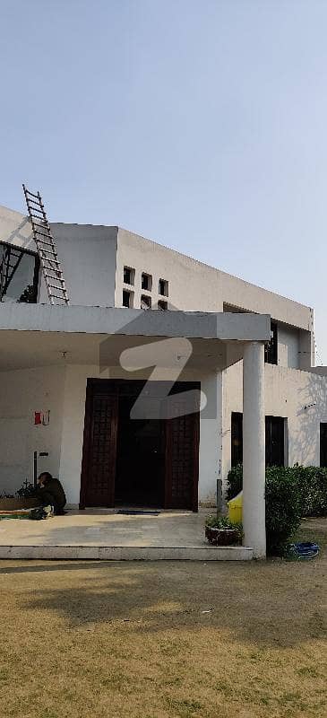 پیکو روڈ لاہور میں 12 کمروں کا 2 کنال مکان 5.5 لاکھ میں کرایہ پر دستیاب ہے۔