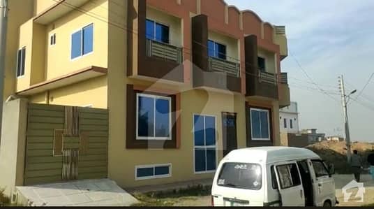 ریگی ماڈل ٹاؤن پشاور میں 9 کمروں کا 6 مرلہ مکان 2.5 کروڑ میں برائے فروخت۔