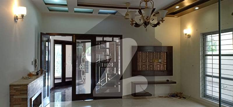 10 Marla House For Rent In Dha Phase 8 Q